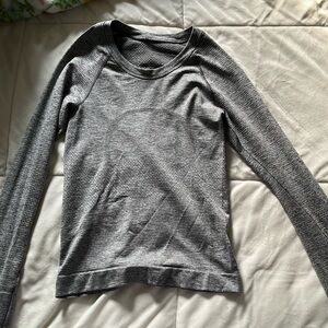 Lululemon long sleeve swiftly tech